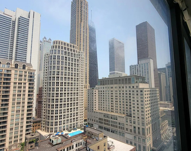 30 E Huron Street - Photo Thumbnail 9