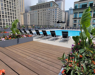30 E Huron Street - Photo Thumbnail 12