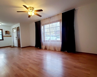 4517 Parkway Avenue - Photo Thumbnail 3