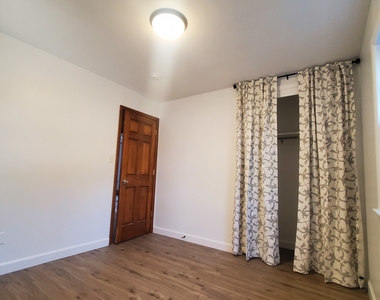 4517 Parkway Avenue - Photo Thumbnail 12