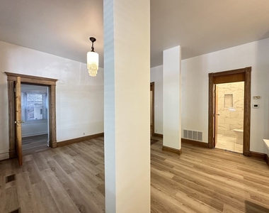 3559 N Ashland Avenue - Photo Thumbnail 7