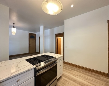 3559 N Ashland Avenue - Photo Thumbnail 5