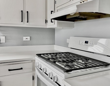 5217 W 87th Street - Photo Thumbnail 4