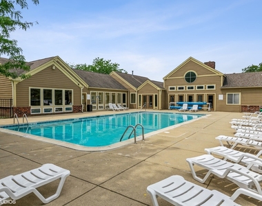 108 Glengarry Drive - Photo Thumbnail 2
