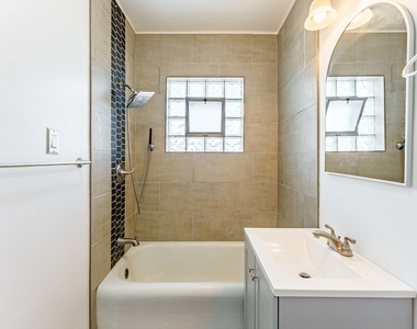 2551 N Lockwood Avenue - Photo Thumbnail 8