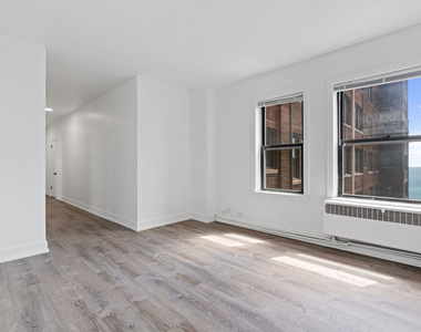 6230 N Kenmore Avenue - Photo Thumbnail 4
