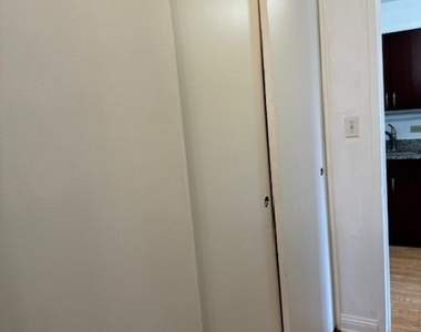 601 E 32nd Street - Photo Thumbnail 13