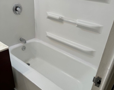 601 E 32nd Street - Photo Thumbnail 17