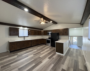 1409 Kelly Street - Photo Thumbnail 4