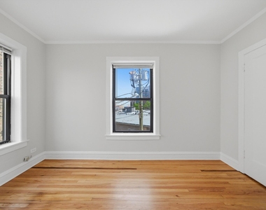 2714 N Spaulding Street - Photo Thumbnail 12