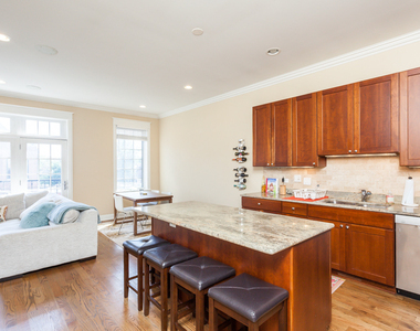 2730 N Lincoln Avenue - Photo Thumbnail 9