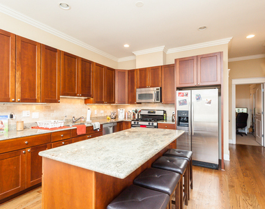 2730 N Lincoln Avenue - Photo Thumbnail 7
