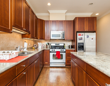 2730 N Lincoln Avenue - Photo Thumbnail 8