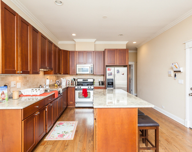 2730 N Lincoln Avenue - Photo Thumbnail 6