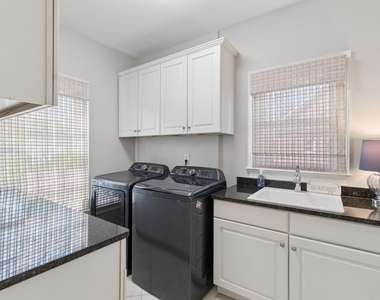 3585 Roxboro Road Ne - Photo Thumbnail 37