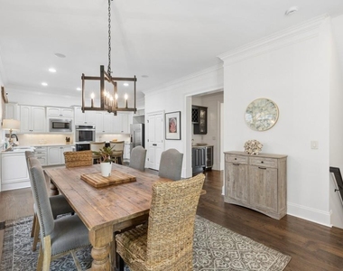 3585 Roxboro Road Ne - Photo Thumbnail 16