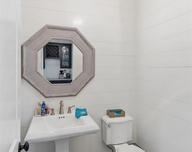 3585 Roxboro Road Ne - Photo Thumbnail 15