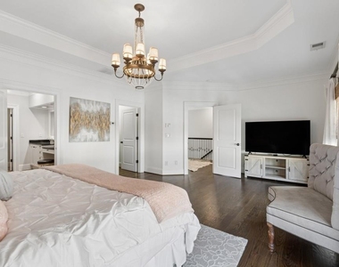3585 Roxboro Road Ne - Photo Thumbnail 3