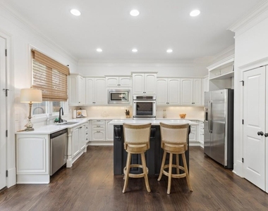 3585 Roxboro Road Ne - Photo Thumbnail 2