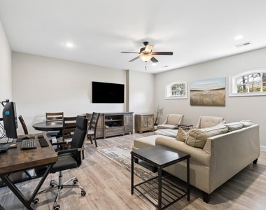 3585 Roxboro Road Ne - Photo Thumbnail 40