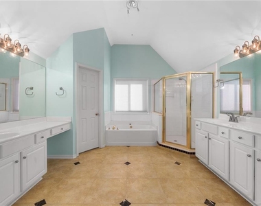 560 Kimball Crest Court - Photo Thumbnail 21
