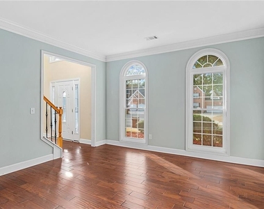 560 Kimball Crest Court - Photo Thumbnail 7