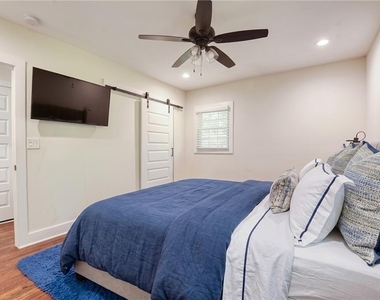 3076 Mccully Drive Ne - Photo Thumbnail 9