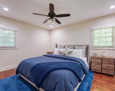 3076 Mccully Drive Ne - Photo Thumbnail 8