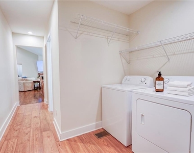 3076 Mccully Drive Ne - Photo Thumbnail 13