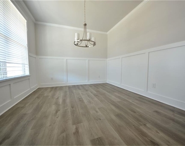 246 Hellen Valley Drive - Photo Thumbnail 4