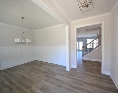 246 Hellen Valley Drive - Photo Thumbnail 3