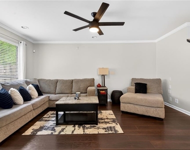 6393 Hawthorne Terrace - Photo Thumbnail 18