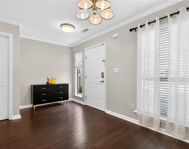 6393 Hawthorne Terrace - Photo Thumbnail 8