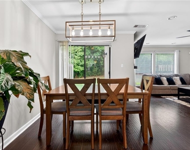6393 Hawthorne Terrace - Photo Thumbnail 13
