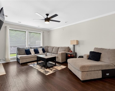 6393 Hawthorne Terrace - Photo Thumbnail 21