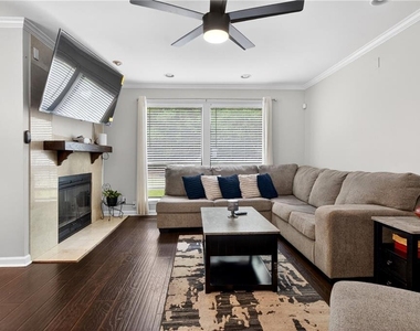 6393 Hawthorne Terrace - Photo Thumbnail 20