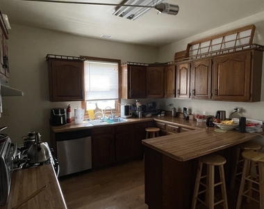 903 Logan Avenue - Photo Thumbnail 3