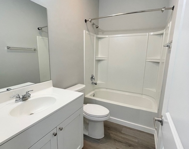301 N Madison Street - Photo Thumbnail 13