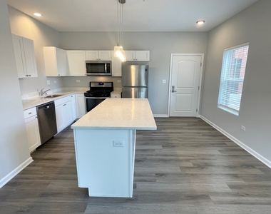 301 N Madison Street - Photo Thumbnail 3