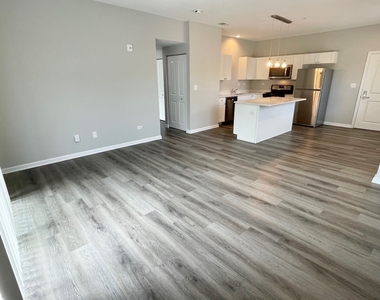 301 N Madison Street - Photo Thumbnail 6