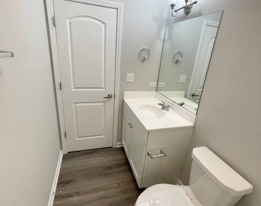 301 N Madison Street - Photo Thumbnail 14
