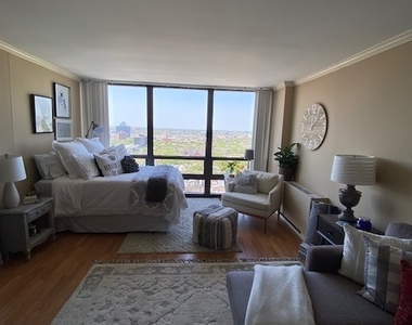 1636 N Wells Street - Photo Thumbnail 4
