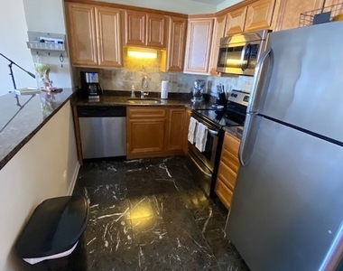 1636 N Wells Street - Photo Thumbnail 1