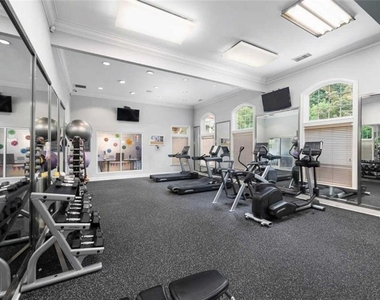 5675 Roswell Road - Photo Thumbnail 24