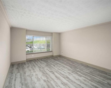 5675 Roswell Road - Photo Thumbnail 1