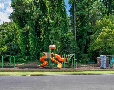 5675 Roswell Road - Photo Thumbnail 18