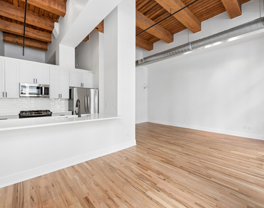 521 W Superior Street - Photo Thumbnail 4