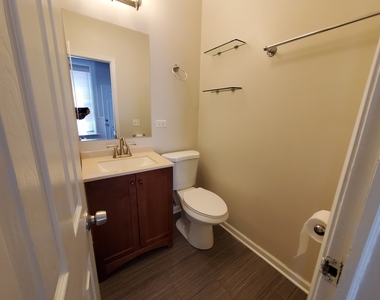 1528 N Ashland Avenue - Photo Thumbnail 5