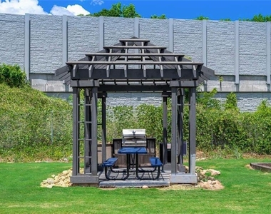 5675 Roswell Road - Photo Thumbnail 20