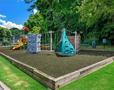 5675 Roswell Road - Photo Thumbnail 19